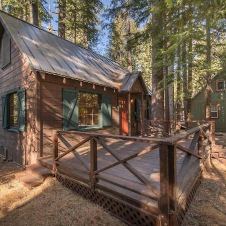 Owls Peak By Avantstay Private Pine Tree Cabin Mins From The Water Tahoma Exterior photo